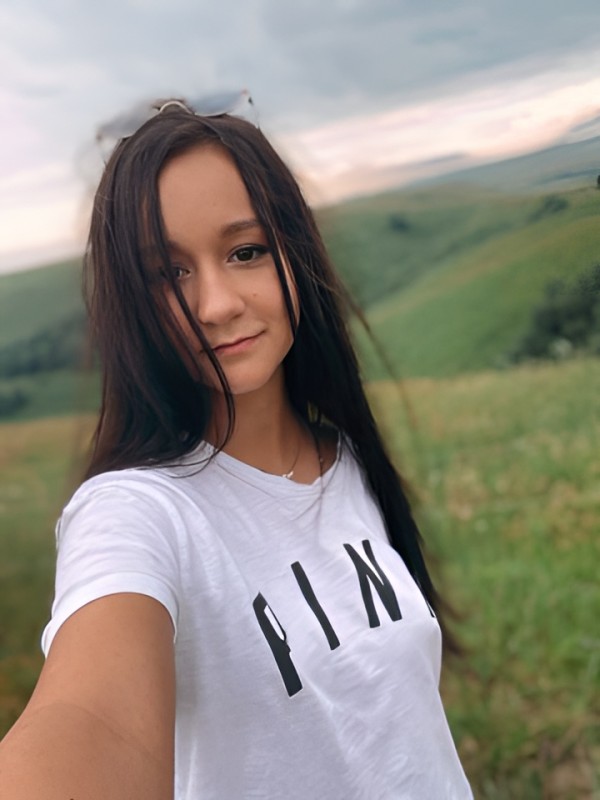 Диана привлекательная девушка из Николаевск-на-амуре цена от 2000 руб