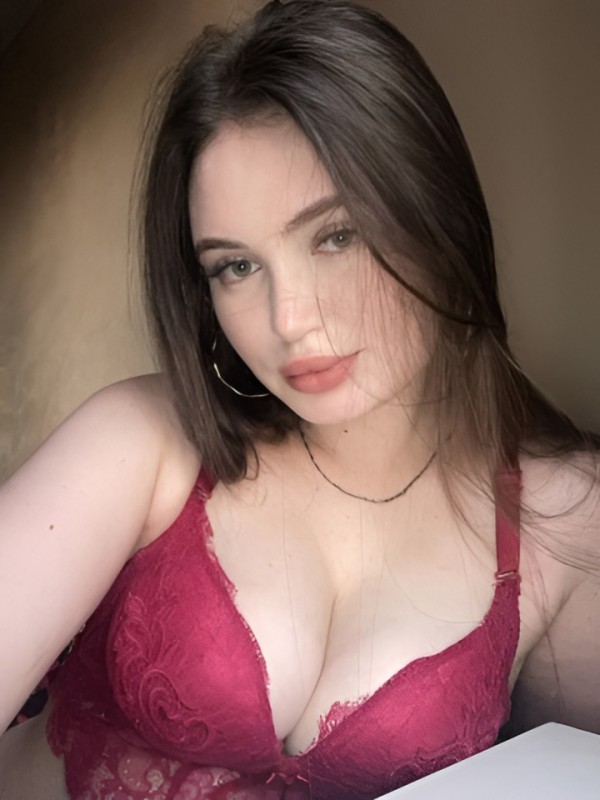 Софа привлекательная девушка из Николаевск-на-амуре цена от 5000 руб