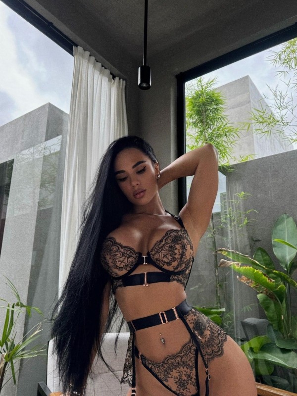 Снежана привлекательная девушка из Николаевск-на-амуре цена от 6000 руб